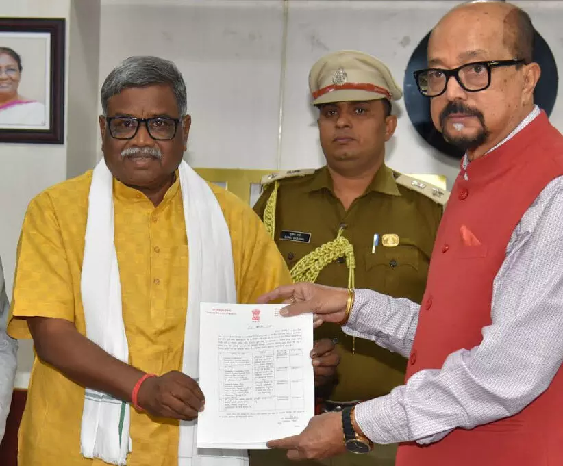 राज्यपाल डेका