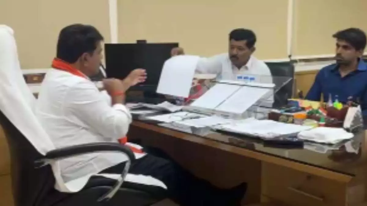 पाकिस्तानी हिन्दू मिले डिप्टी सीएम विजय शर्मा से, भारत में शरण पाने मदद की गुहार लगाई