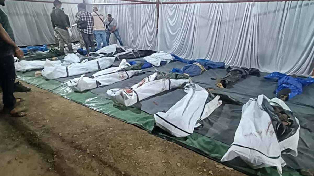 कर्रेगुट्टा के पहाड़ से मिले 19 माओवादियों के शव, 8 पुरुष और 11 महिलाओं में कई बड़े नाम शामिल…